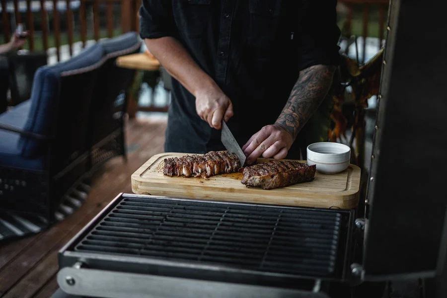 Black Earth M83-2030 | Element 12 Gas Grill - Image 17