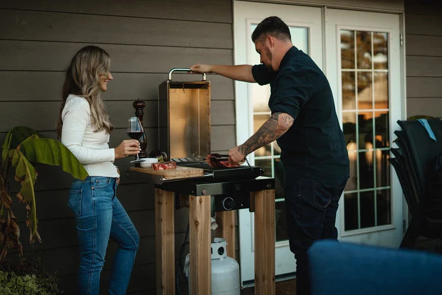 Black Earth M83-2030 | Element 12 Gas Grill - Image 8