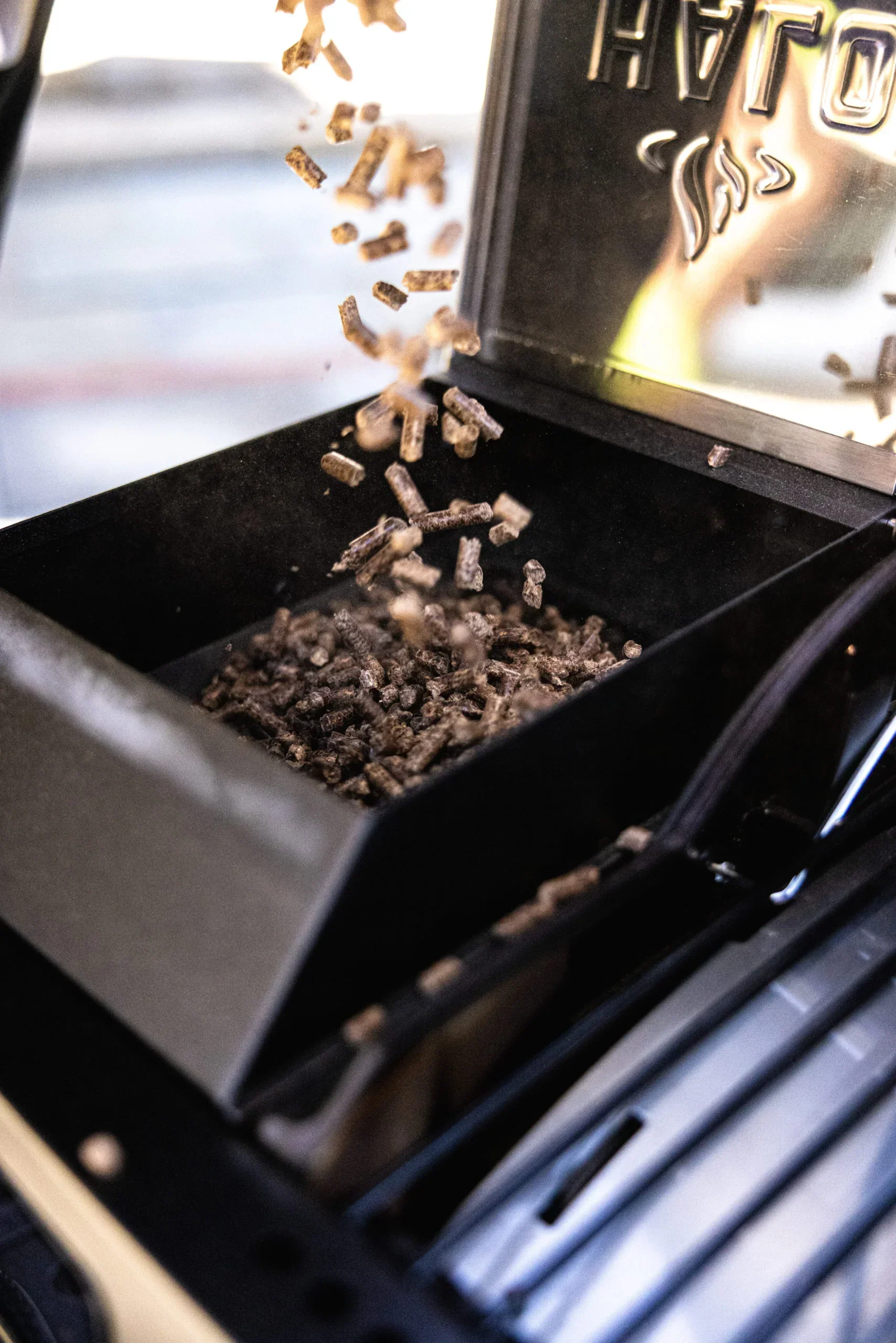 Halo HS-1005-ANA | Prime300 Portable Battery-Powered Countertop Pellet Grill - Image 7