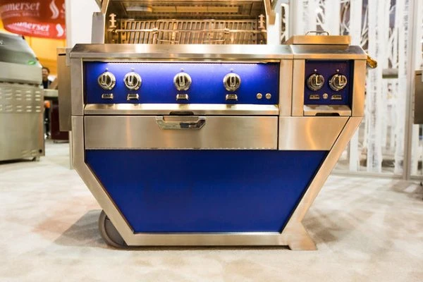 Hestan | 36" Outdoor Deluxe Free Standing Grill - Image 2
