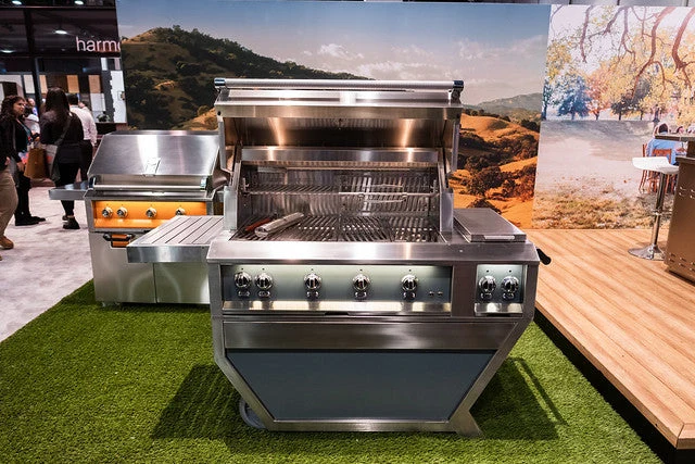 Hestan | 42" Outdoor Deluxe Free Standing Grill with Side Burners - Image 2